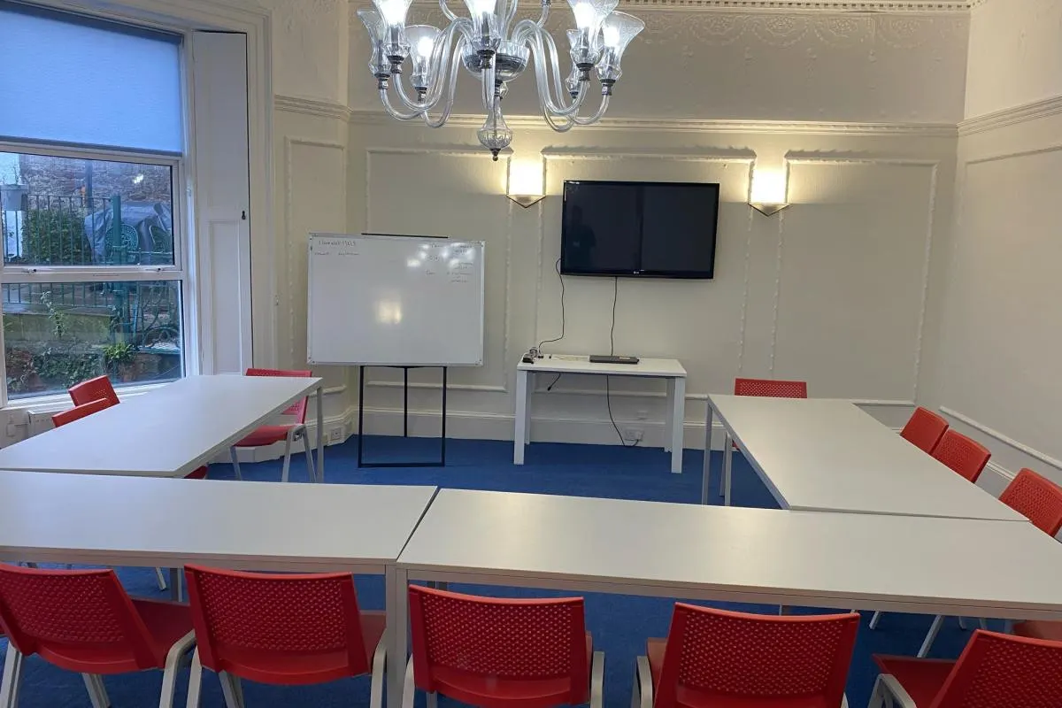 CES Cork - 02 salle de classe
